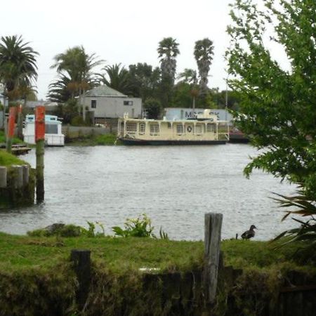 Blue House Villa Awanui ภายนอก รูปภาพ