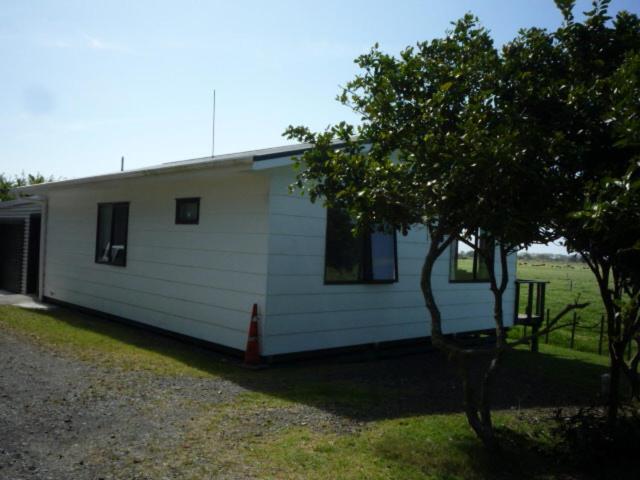 Blue House Villa Awanui ภายนอก รูปภาพ
